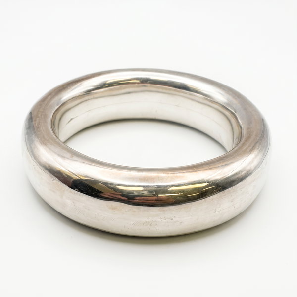 Closeup photo of 925 Sterling Tiffany & Co. Peretti Doughnut Bangle 74.2g
