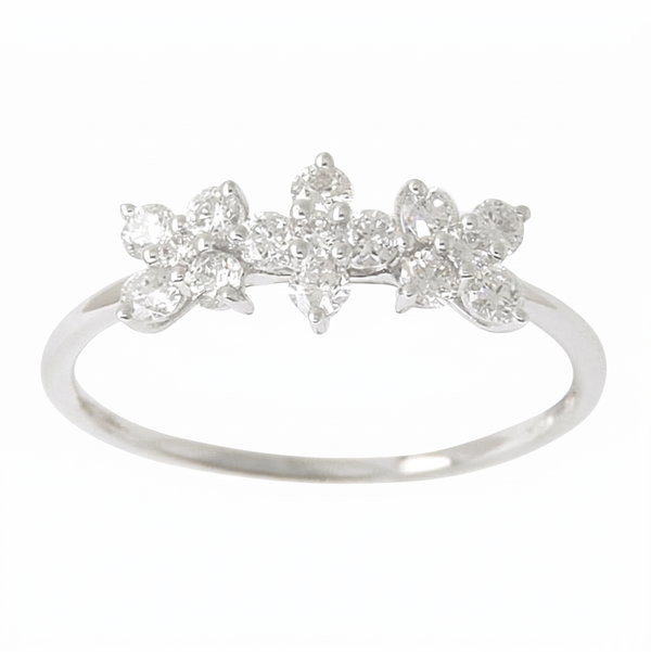 Closeup photo of 14K WHITE GOLD DIAMOND RING