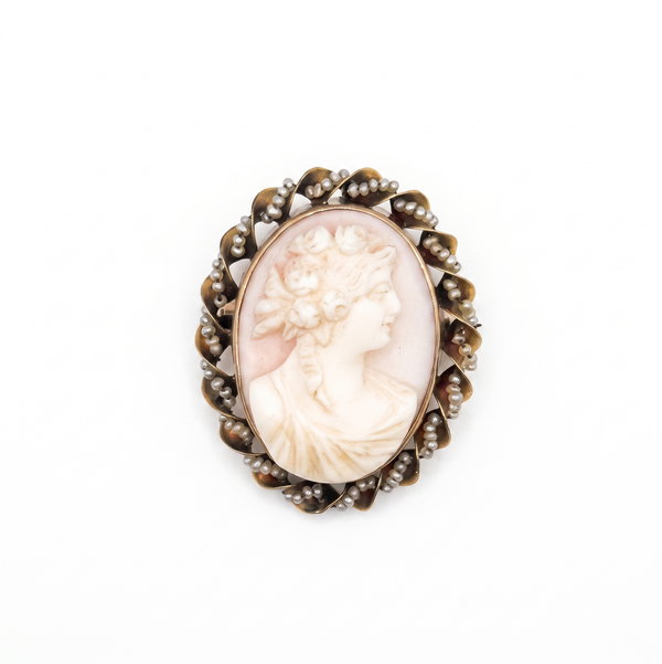 Closeup photo of 10K YG Victorian Carved Coral Cameo & Seed Pearl Pendant Brooch 6.1g