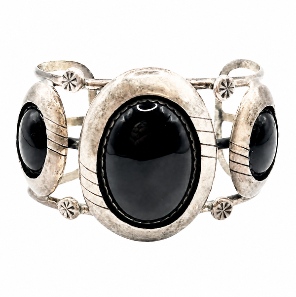 Closeup photo of 925 Sterling Native 3 Onyx Bangle Bracelet 39.g