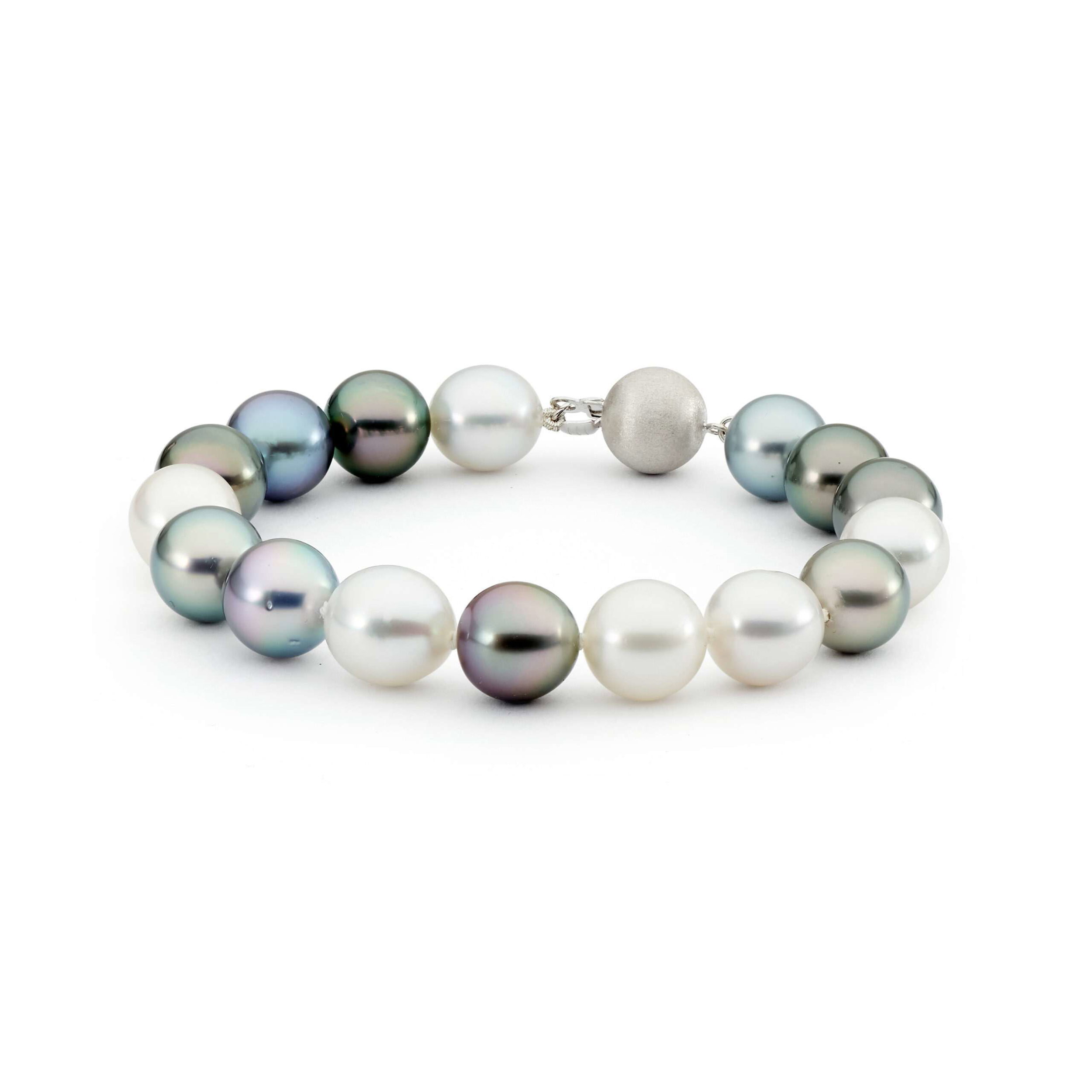 Aurelia Pearl Strand Bracelet