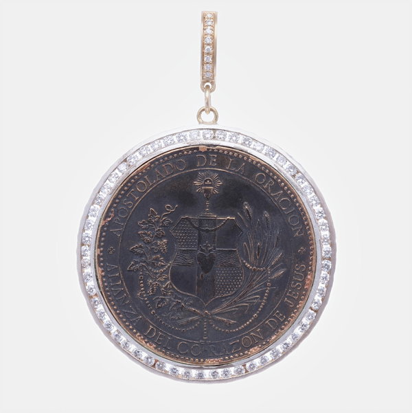 Closeup photo of Spanish Sacred Heart Pendant