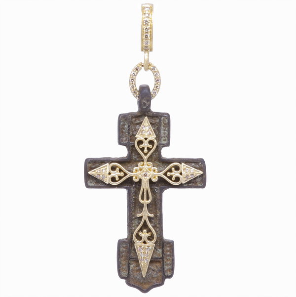 Closeup photo of Old Believers Cross Pendant