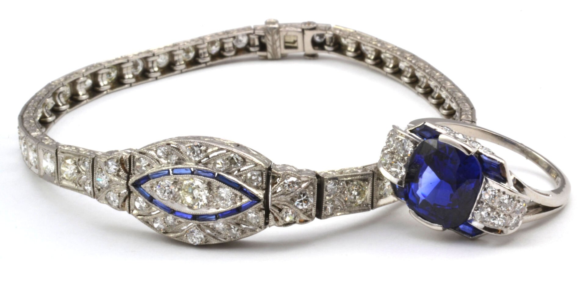 What are some characteristics of Art Deco Jewelry