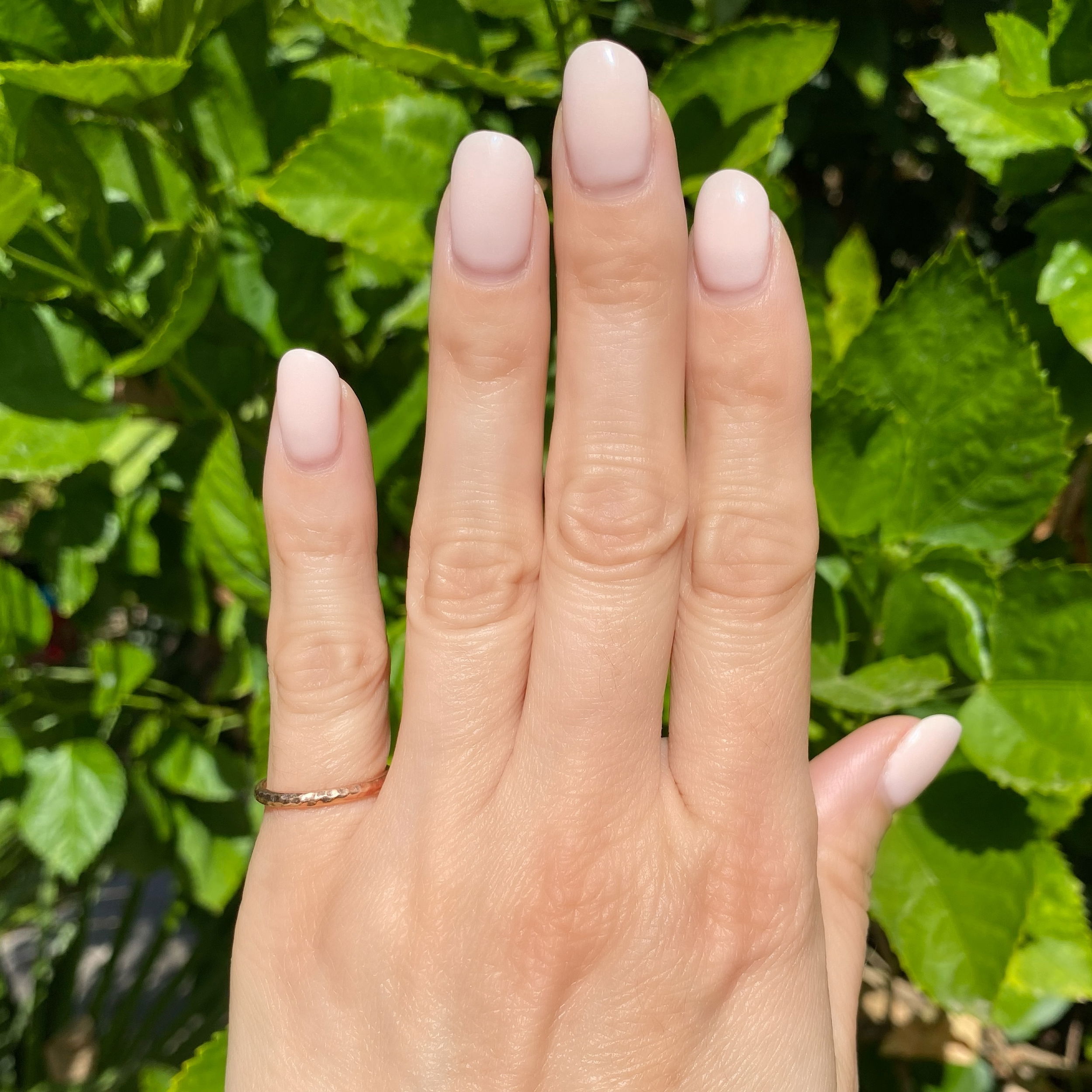 14K RG 2.05mm Hammered Band 1.8g, s5.5+