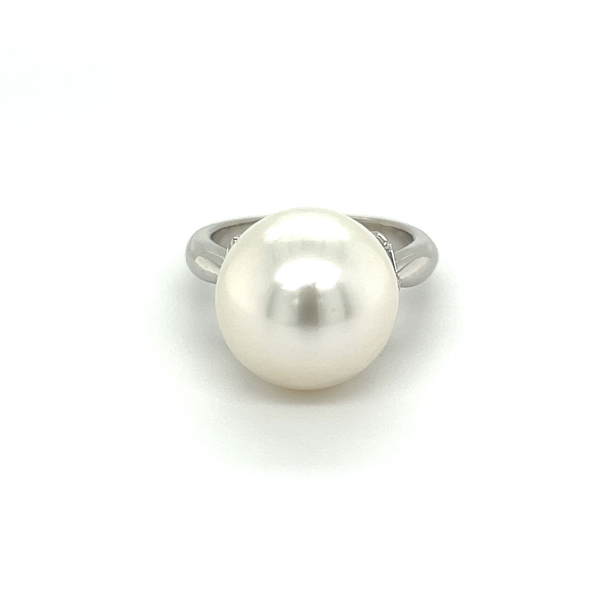 Platinum 13.6mm South Sea Pearl & .14tcw Diamond Ring 9.3g, s6.25 Platinum 13.6mm South Sea Pearl & .14tcw Diamond Ring 9.3g, s6.25