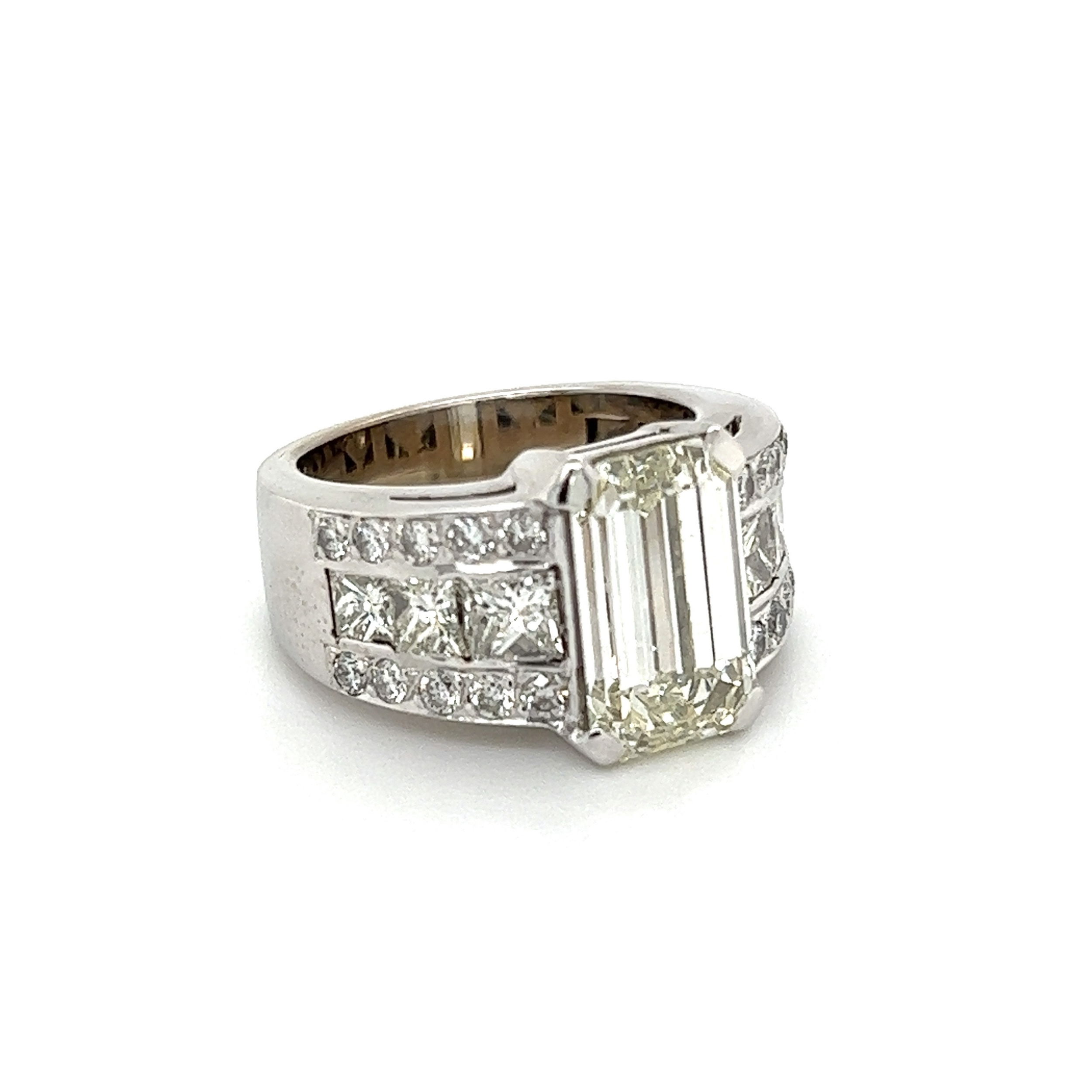 Stunning store Emerald Cut Diamond Ring s7