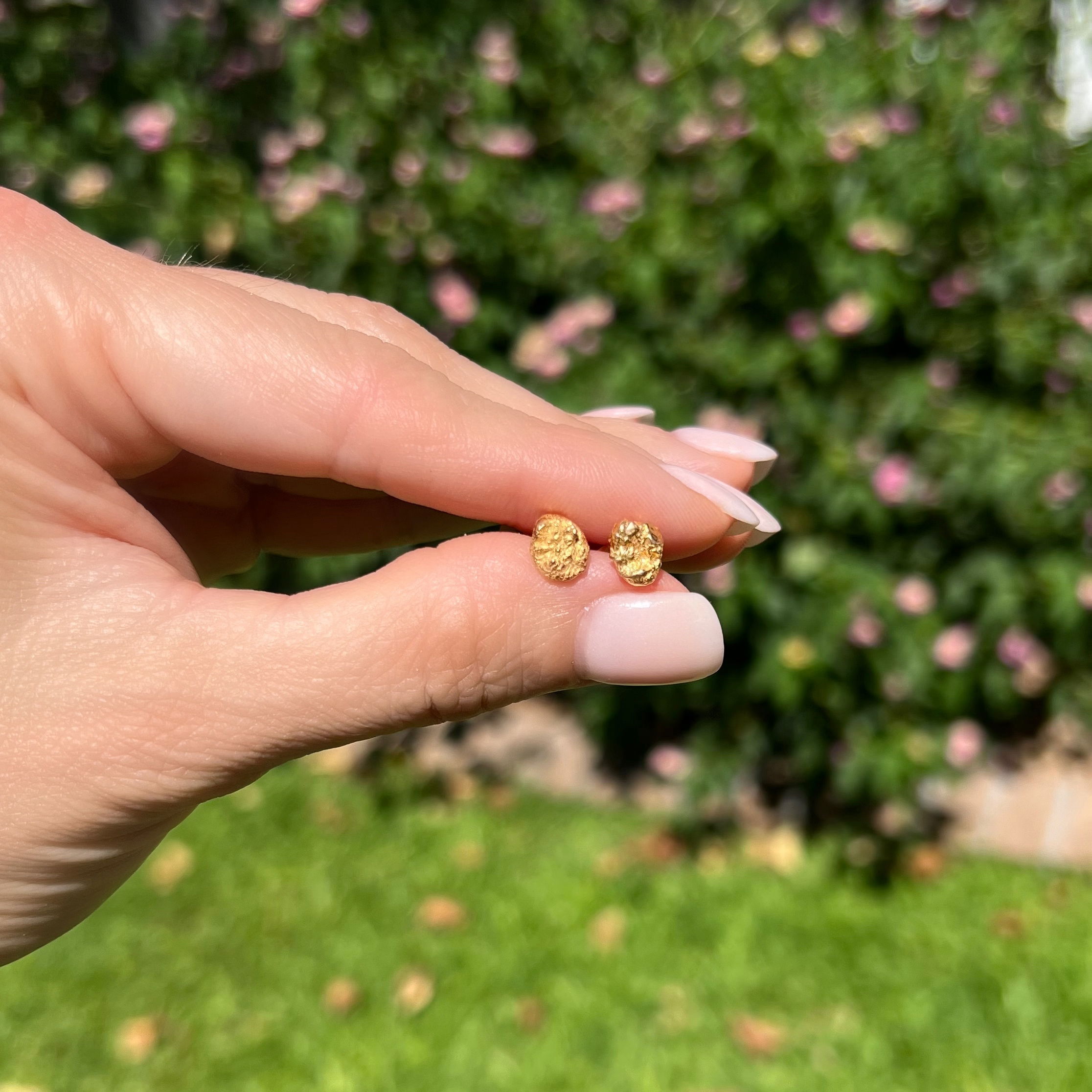 14K YG Nugget Style Stud Earrings Post & Friction 2.0g 14K YG Nugget Style Stud Earrings Post & Friction 2.0g