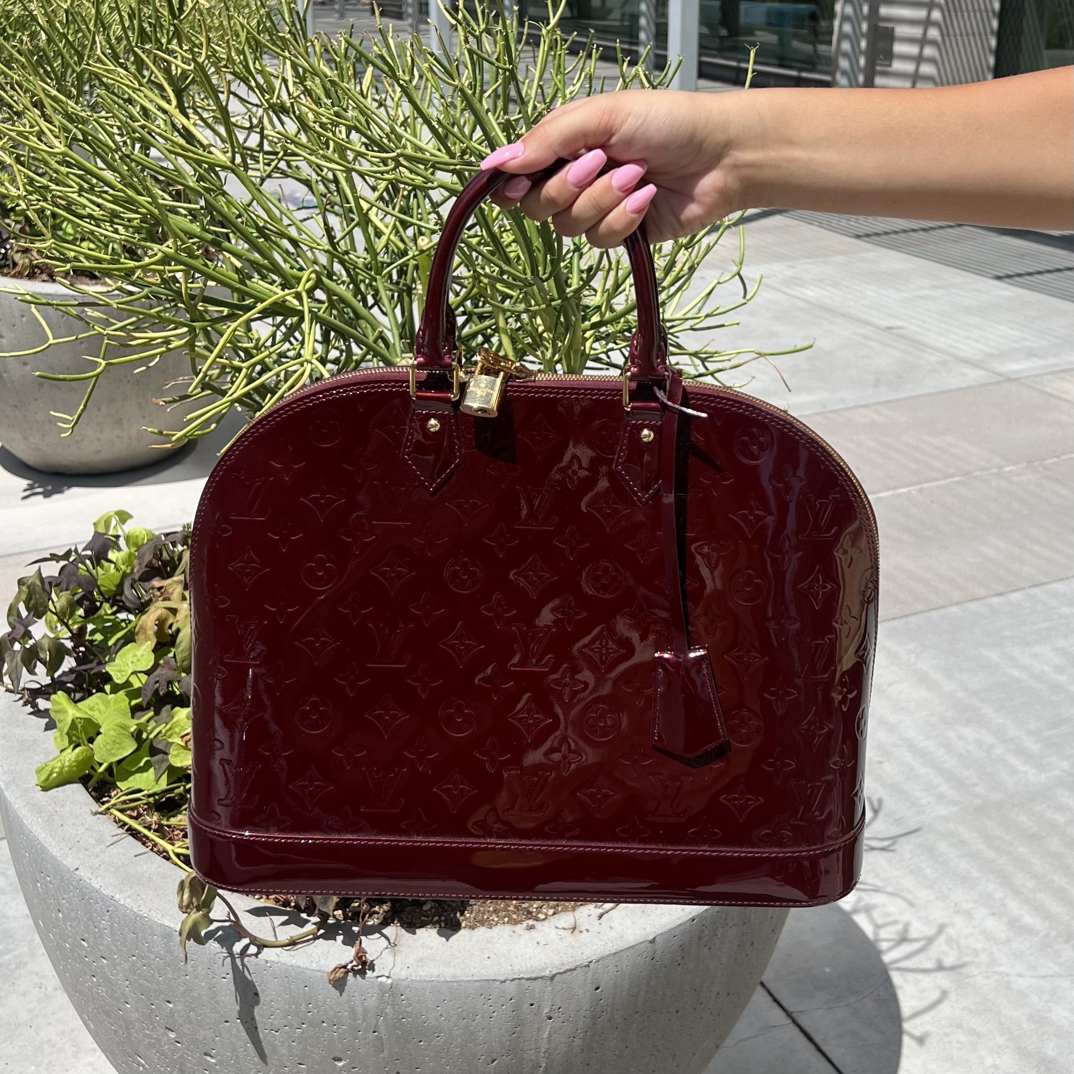 Louis Vuitton Alma GM Handbag Hand Bag Monogram Vernis Amarant (Bordeaux)