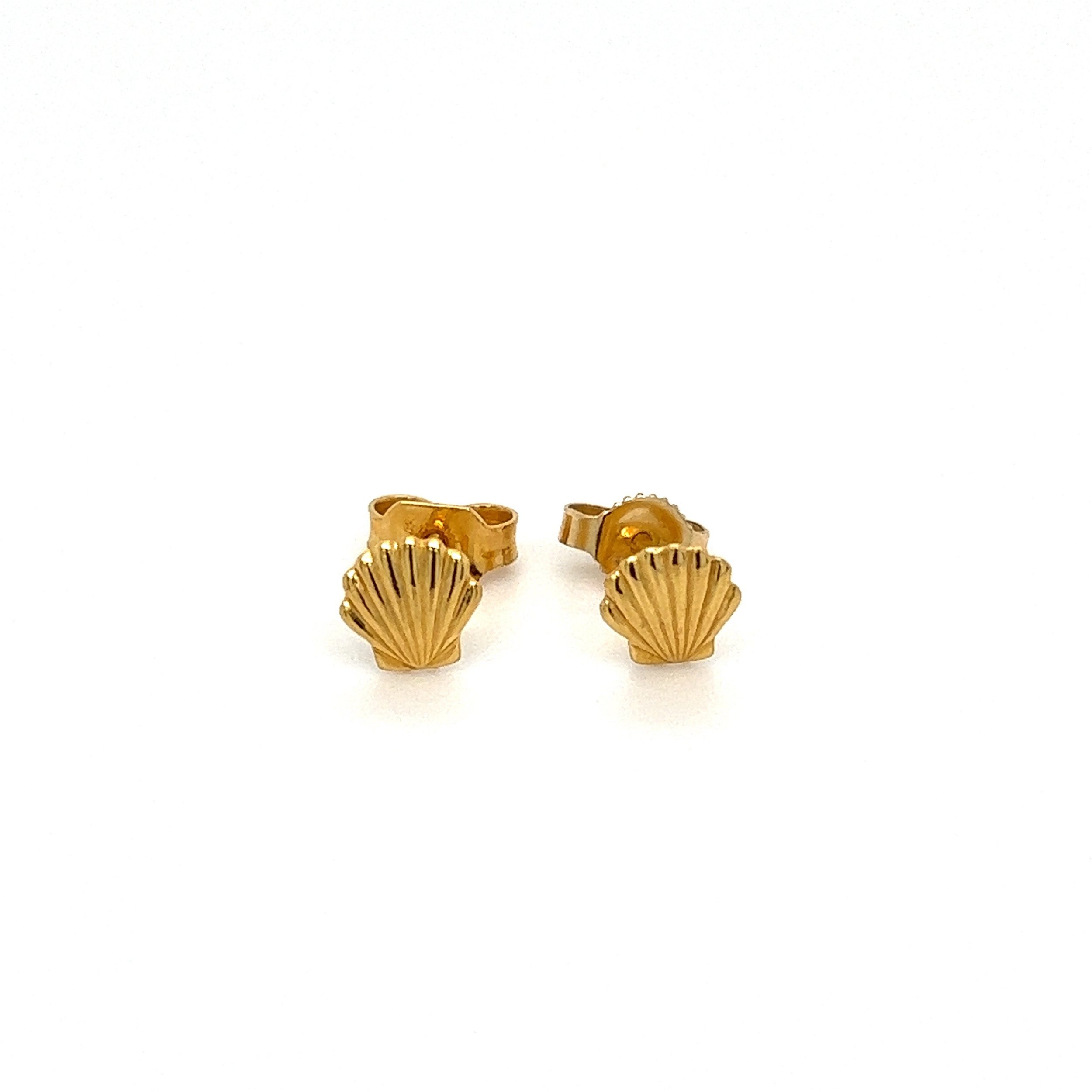 18K YG Petite Gold Shell Stud Earrings .8g, 6mm 1 back is 14K
