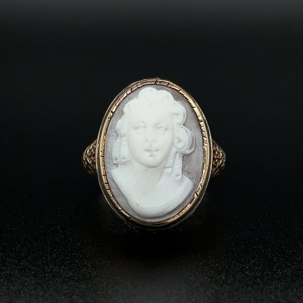 Closeup photo of 9K YG Victorian Carved Shell Cameo Filigree Ring 4.2g, s6