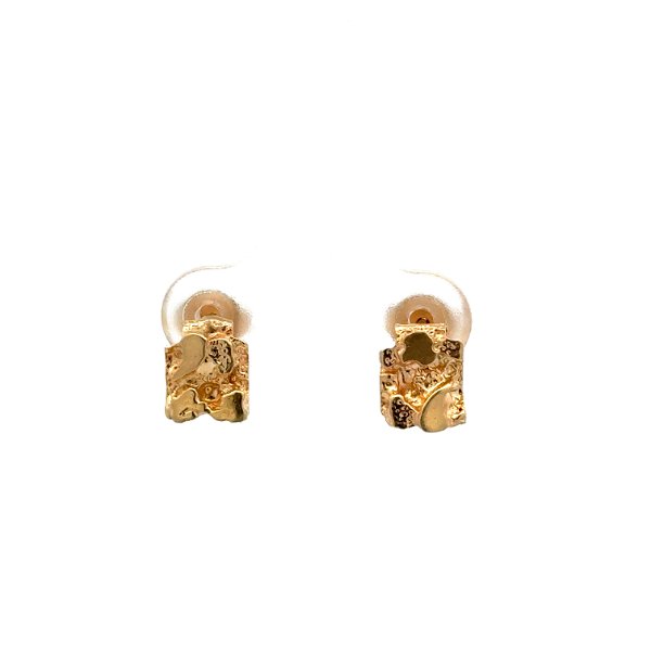 Closeup photo of 14K YG 7mm Wide Nugget Style Earring on Post 1.4g