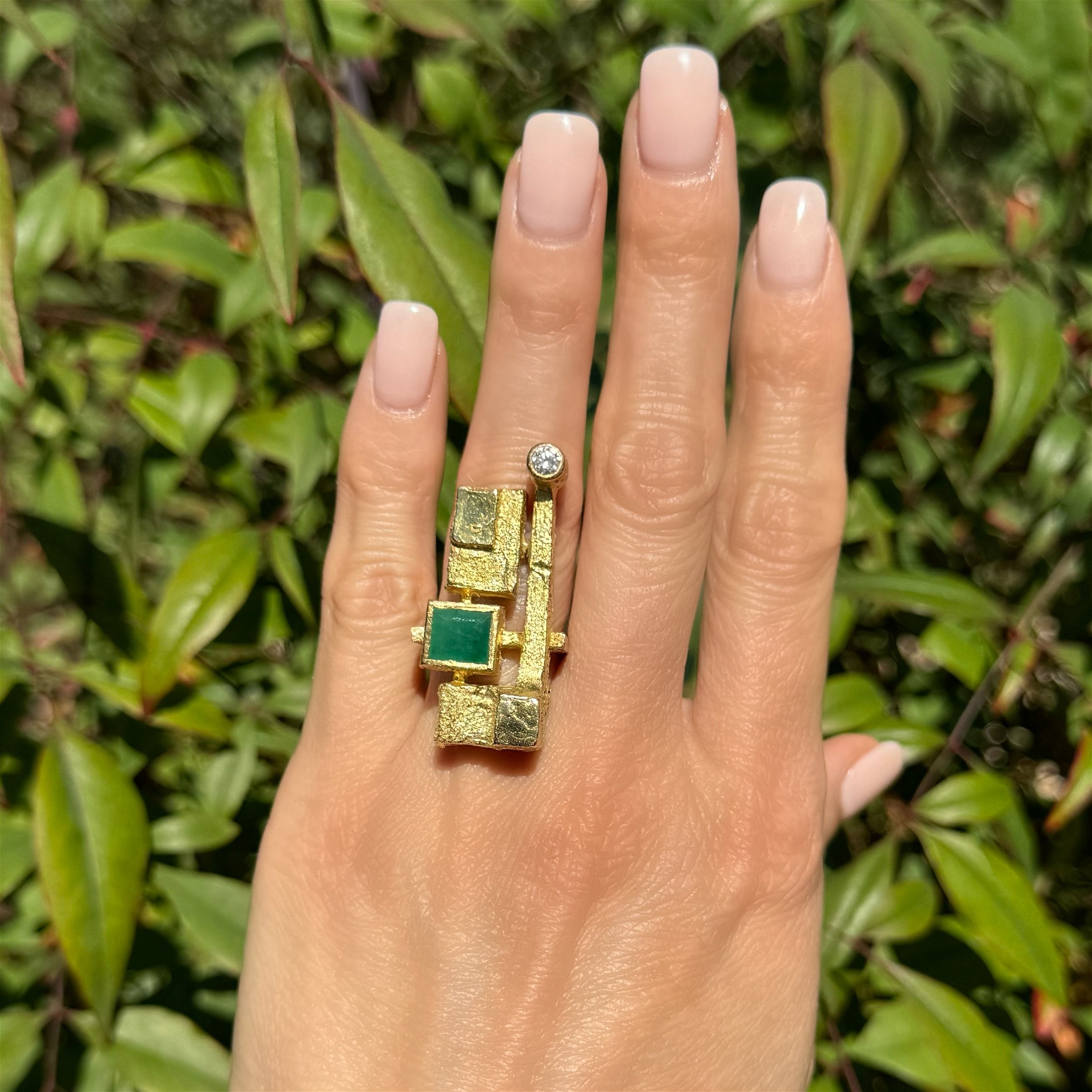 14K YG Modern Art Leighton 4ct Emerald & .40ct RBC Diamond Ring Sandblasted 22.5g, s5.5