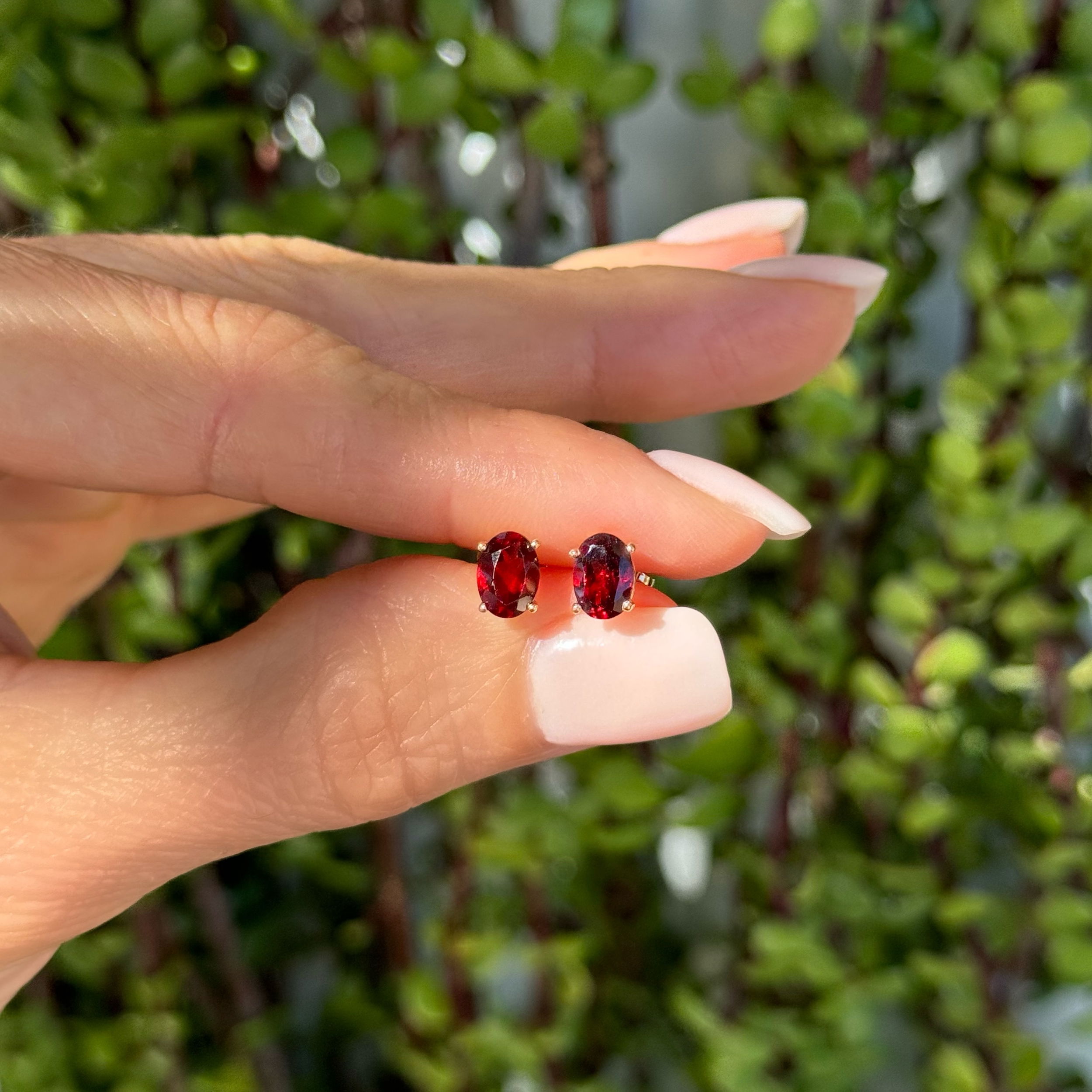 14K YG 1.60tcw Oval Red Garnet 7x5mm in 4 Prong Solitaire Earrings 1.2g 14K YG 1.60tcw Oval Red Garnet 7x5mm in 4 Prong Solitaire Earrings 1.2g