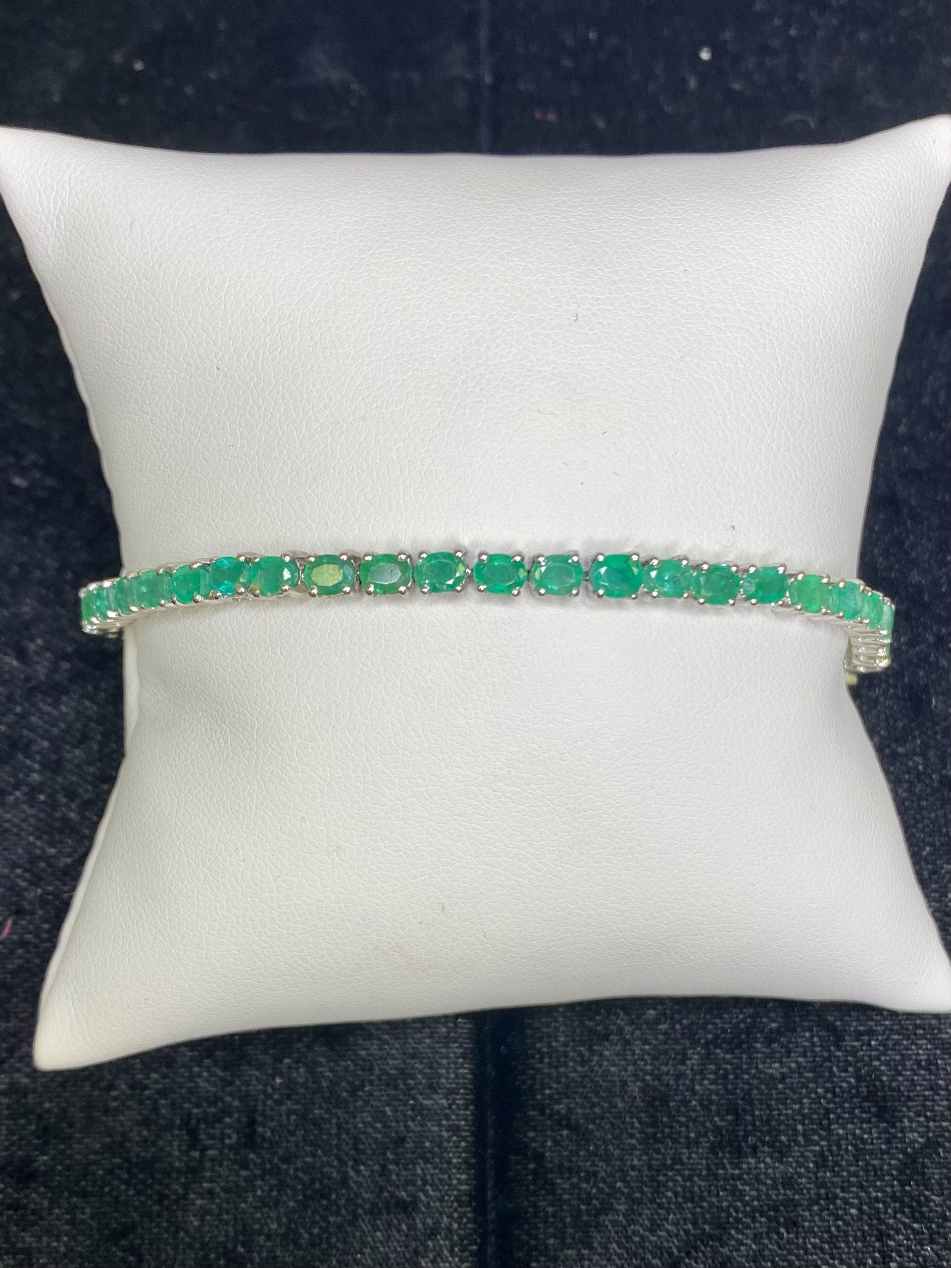 925 Sterling 10.00tcw Round Emerald 3.9mm Line Tennis Bracelet 9.1g, 7.5" 925 Sterling 10.00tcw Round Emerald 3.9mm Line Tennis Bracelet 9.1g, 7.5"