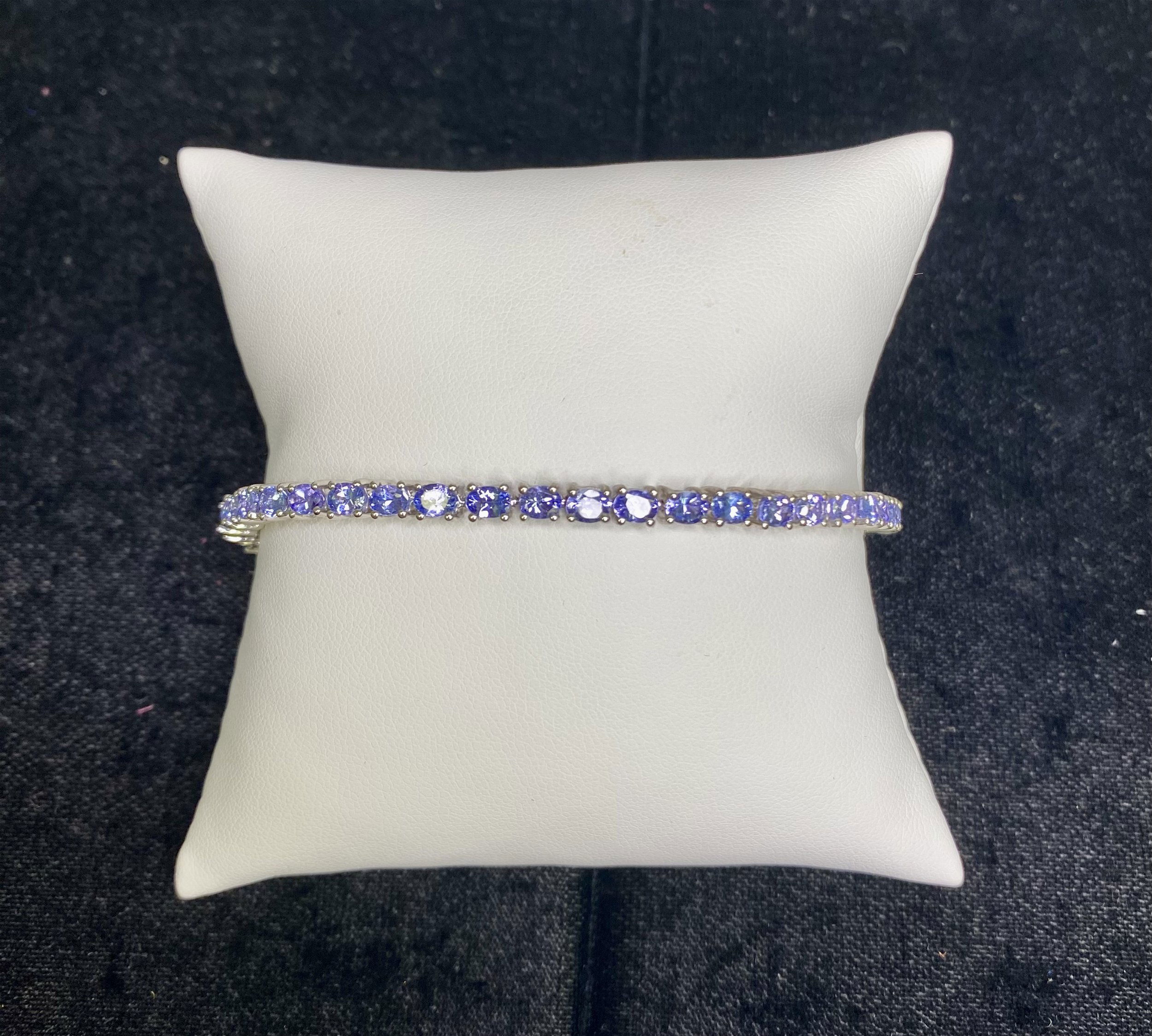 925 Sterling 8.00tcw Oval Tanzanite 3.9mm Line Tennis Bracelet 11.3g, 7.5" 925 Sterling 8.00tcw Oval Tanzanite 3.9mm Line Tennis Bracelet 11.3g, 7.5"