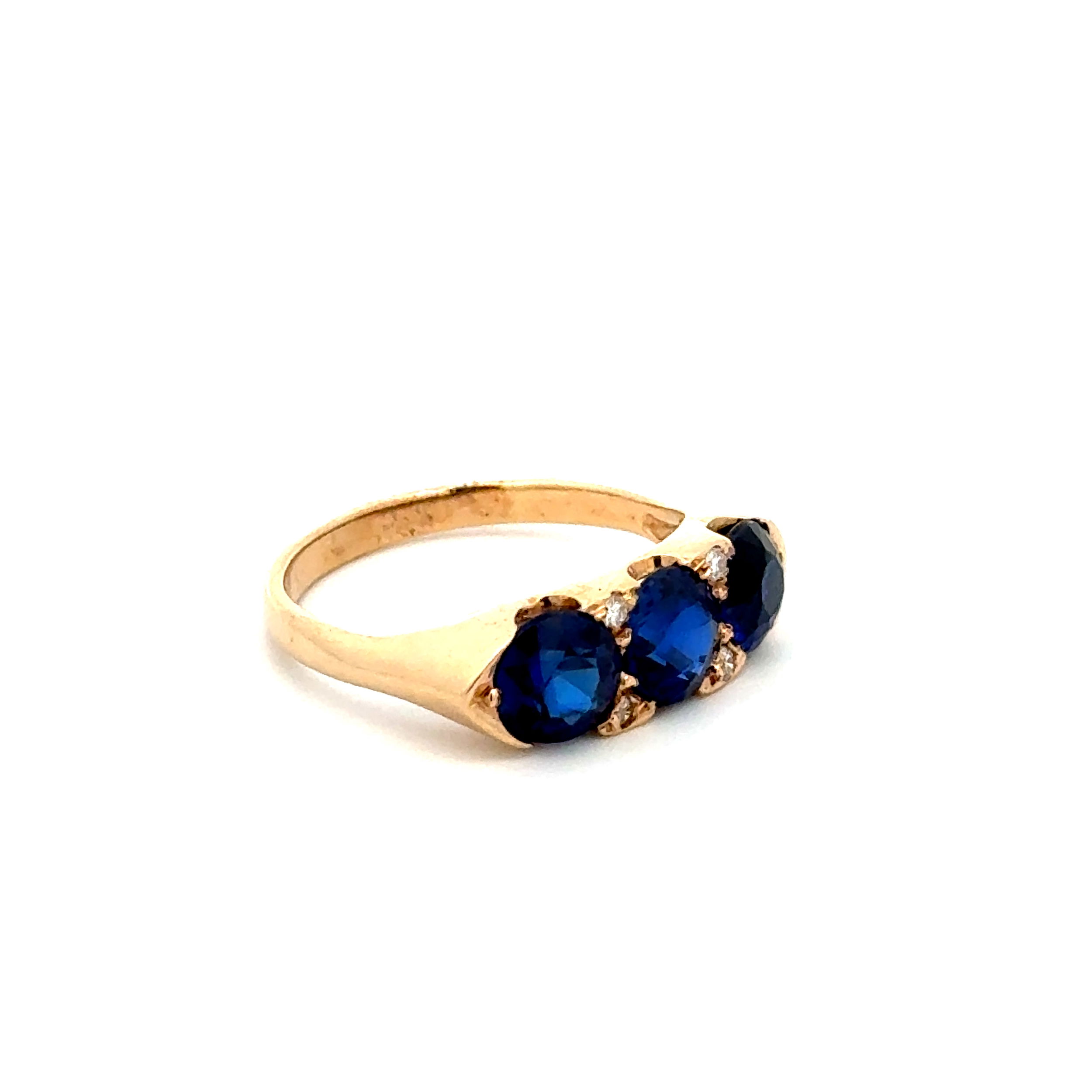 14K YG Antique 3 Stone Syn. Sapphire OEC & .04tcw Diamond Ring 3.7g, s7