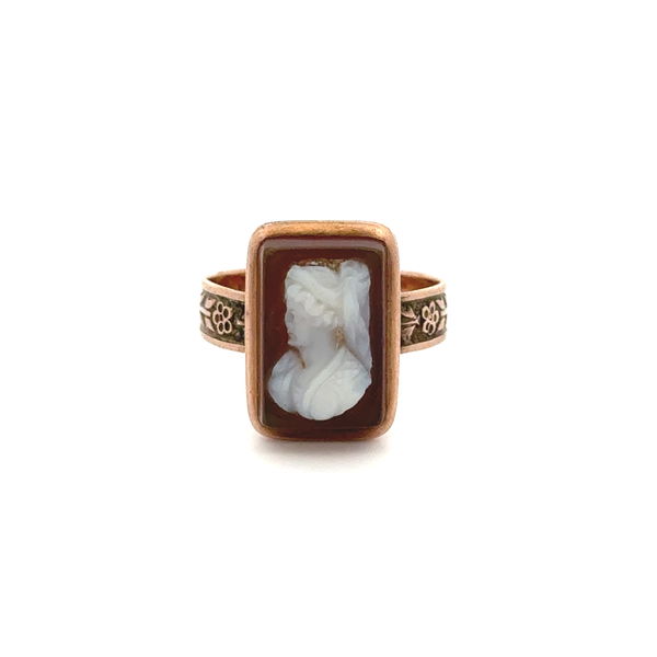 Closeup photo of 9K YG Victorian Carved Cameo Engraved Ring 3.0g, s6.5