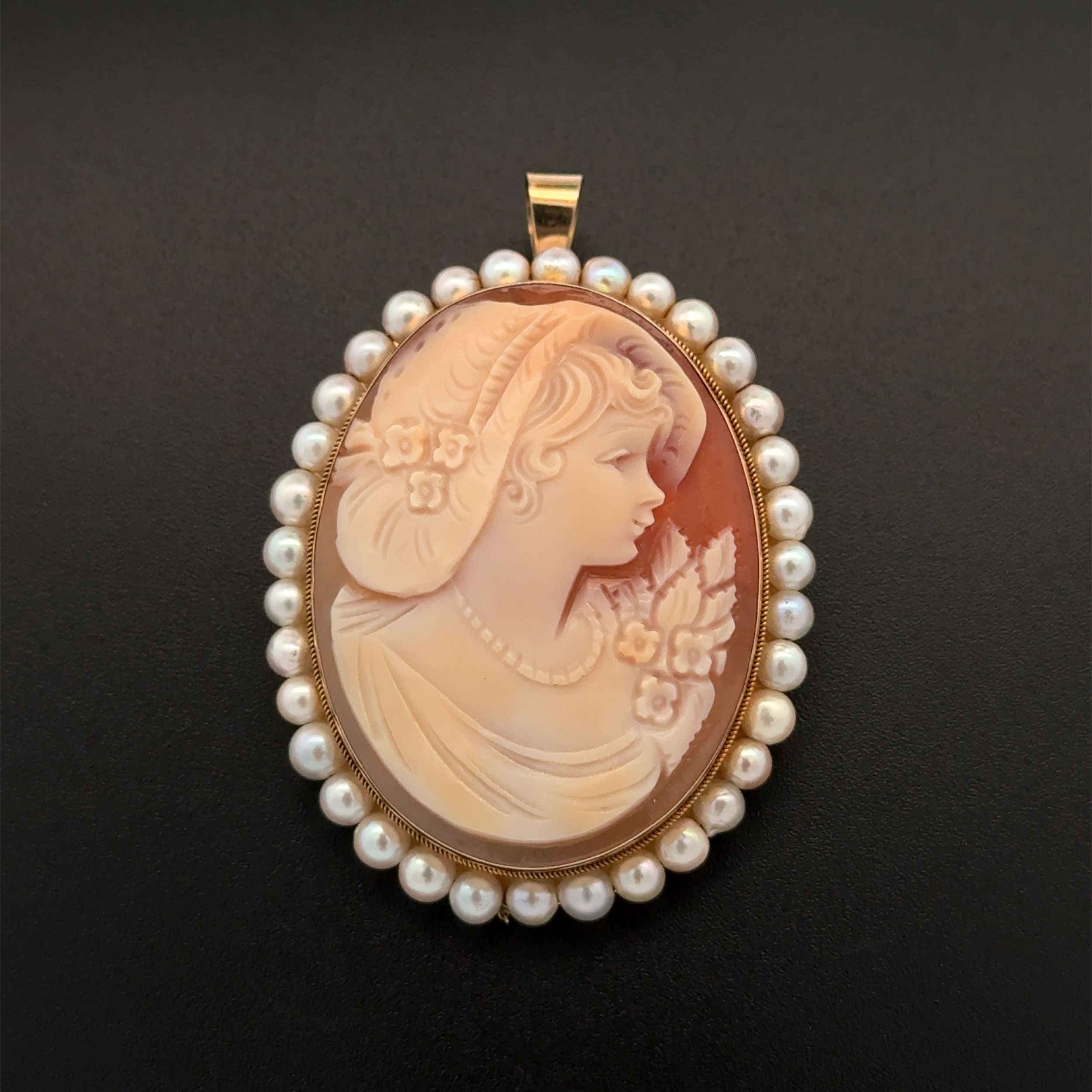 14K YG Carved Shell Oval Cameo & Pearl Pendant Brooch 8.8g,