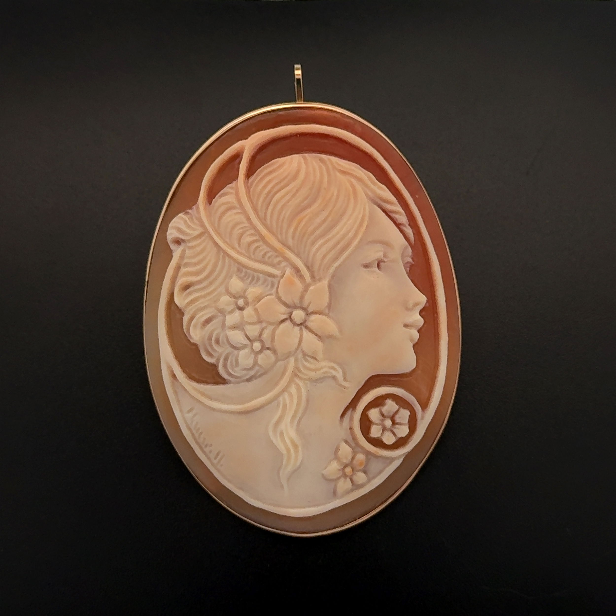 14K YG Italian Carved Shell Oval Cameo Pendant Brooch 15.9g, 2.5x1.8"