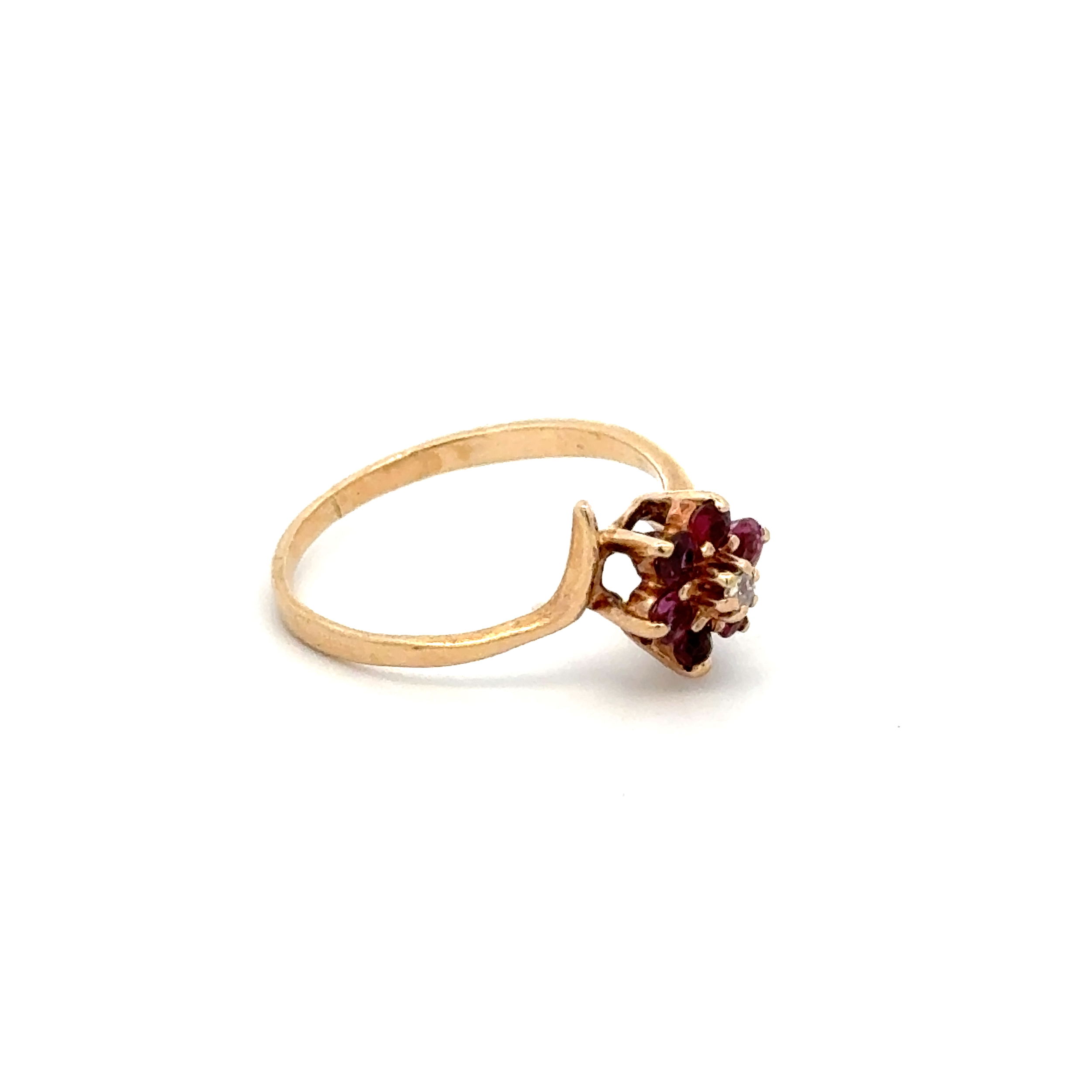 10K YG 1970's Garnet Cluster & .01ct Diamond Cluster Ring 1.6g, s6.25