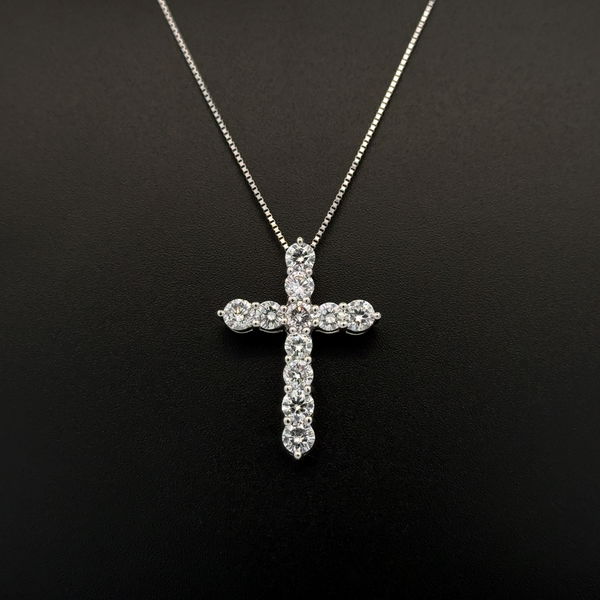 Closeup photo of Platinum 900 2.00tcw RBC 11 Diamond Cross Necklace 5.6g on Platinum 850 Chain 18"