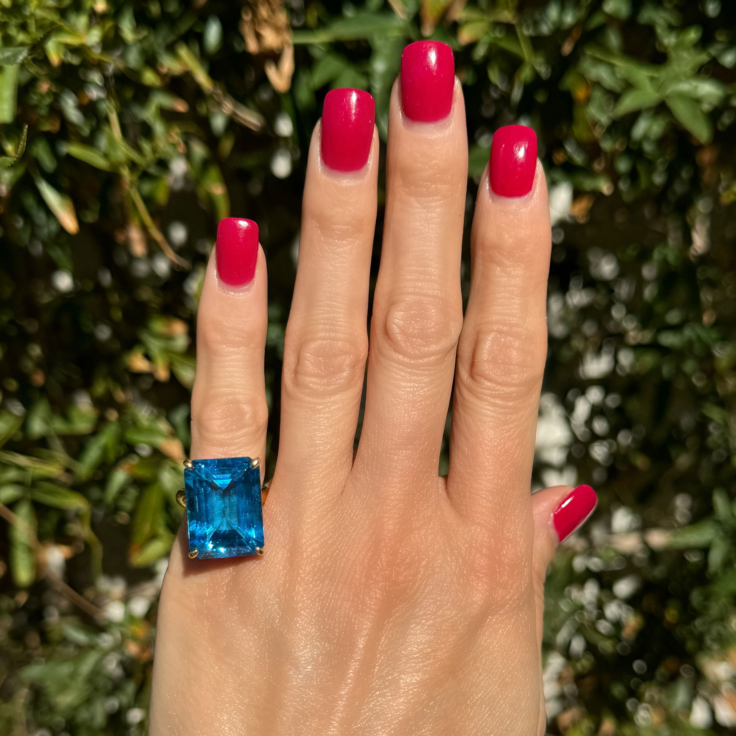 18K YG 29.22ct Emerald Cut Blue Topaz Fine Solitaire Ring 13.8g, s5.25