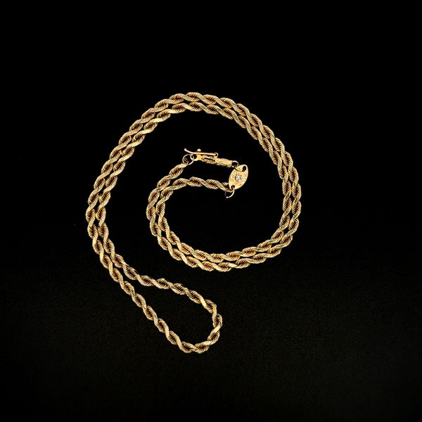 Closeup photo of 14K YG 2.5mm Twisted Rope Chain Silk Rope 10.9g, 18"