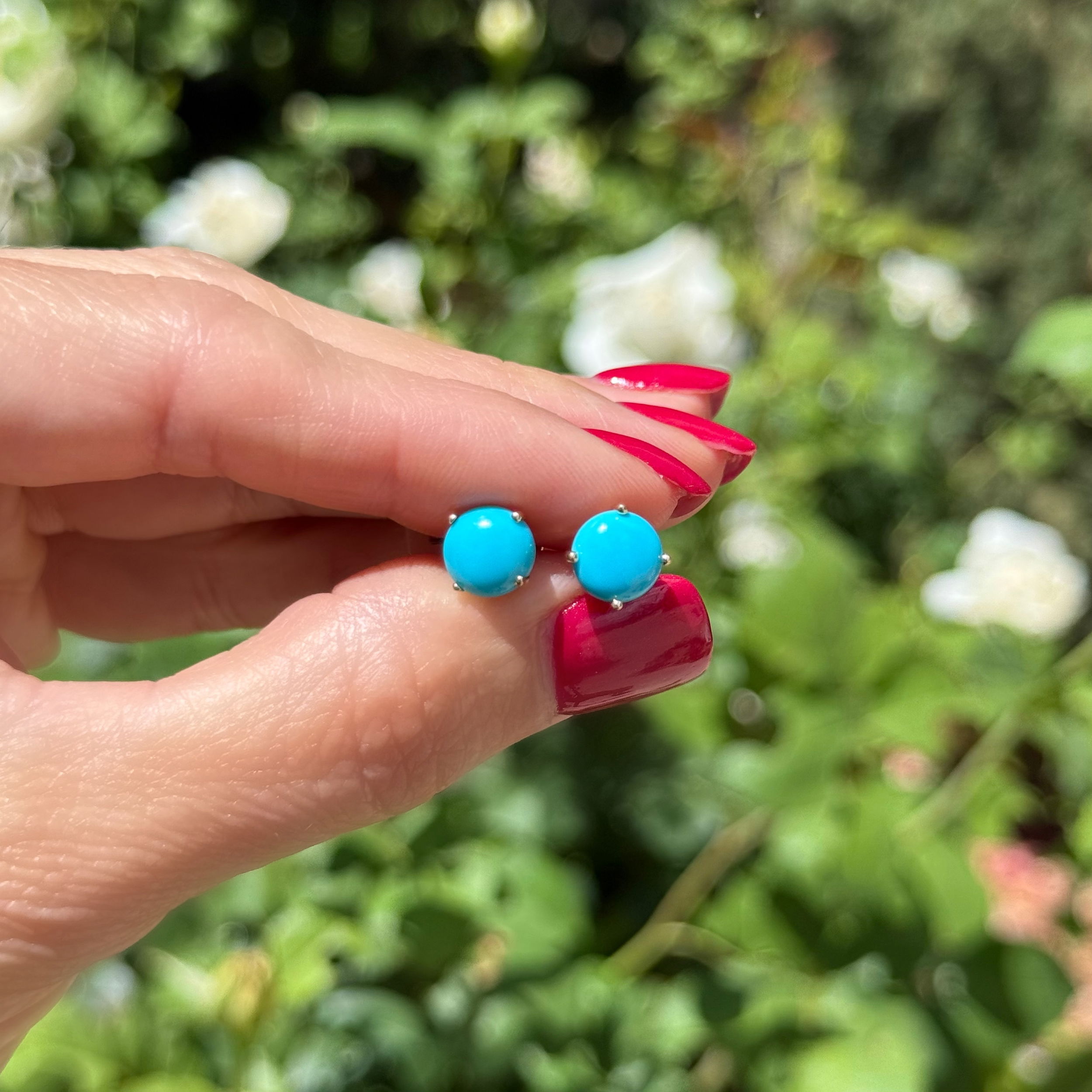 14K YG 2tcw 8mm Cabochon Turquoise Stud Earrings 2.1g