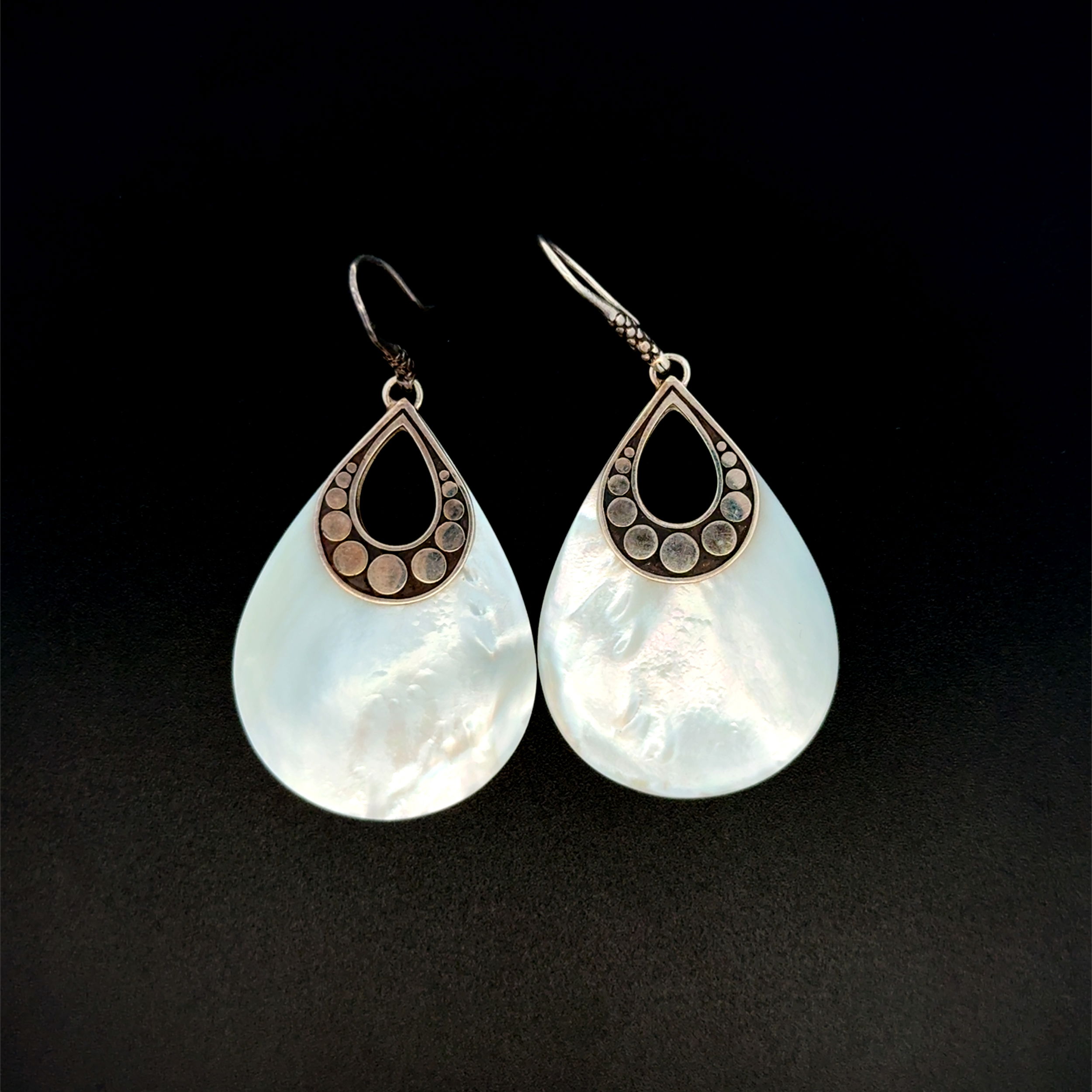 925 Sterling JOHN HARDY MOP Bamboo Drop Earrings 15.2g, 2.25" 925 Sterling JOHN HARDY MOP Bamboo Drop Earrings 15.2g, 2.25"