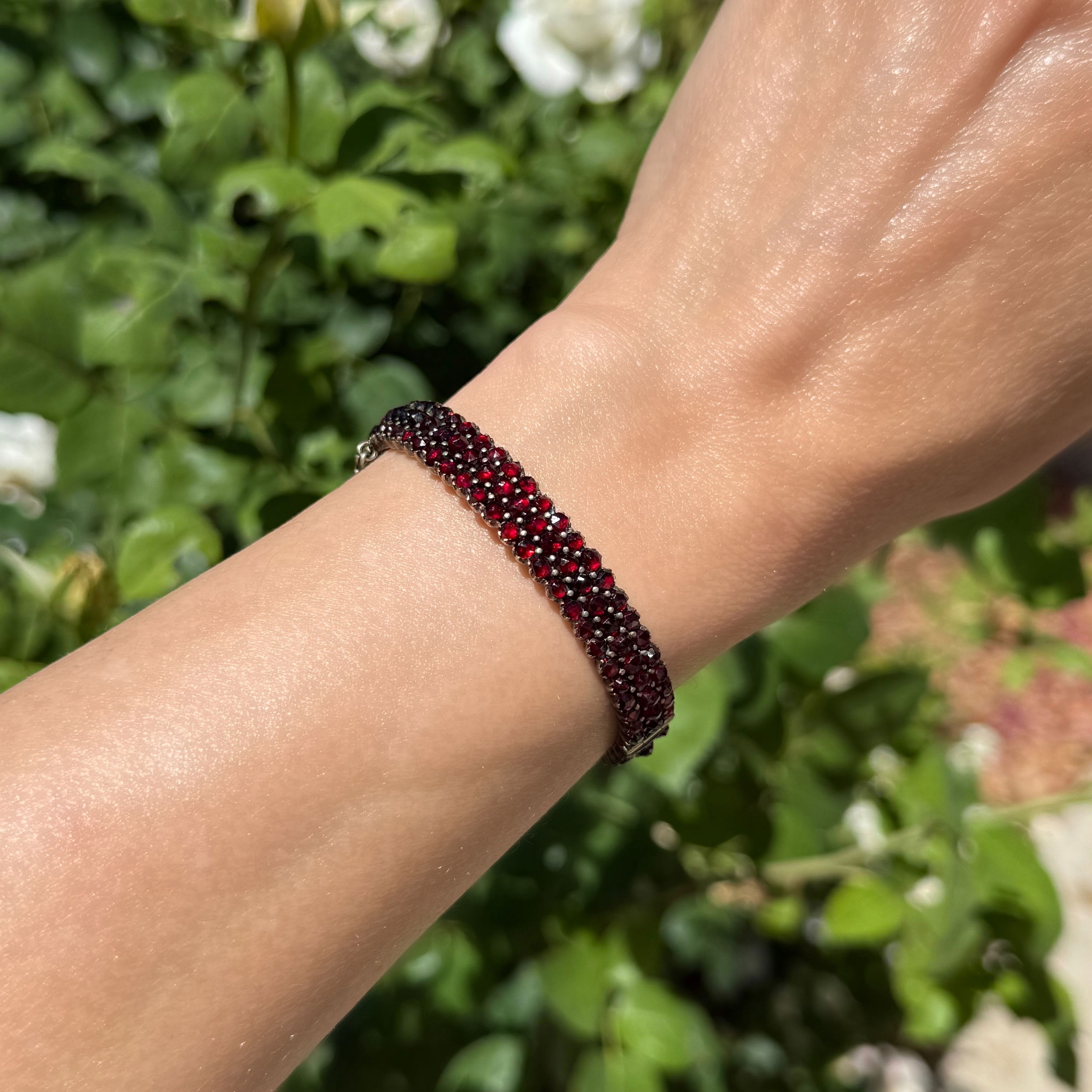 925 Sterling Bohemian Garnet Cluster Bangle Bracelet 19.3g 925 Sterling Bohemian Garnet Cluster Bangle Bracelet 19.3g