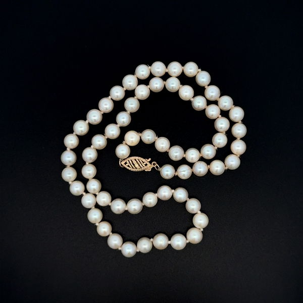 Closeup photo of 14K YG 5.5mm Pearl Strand Necklace 16.5g, 16"