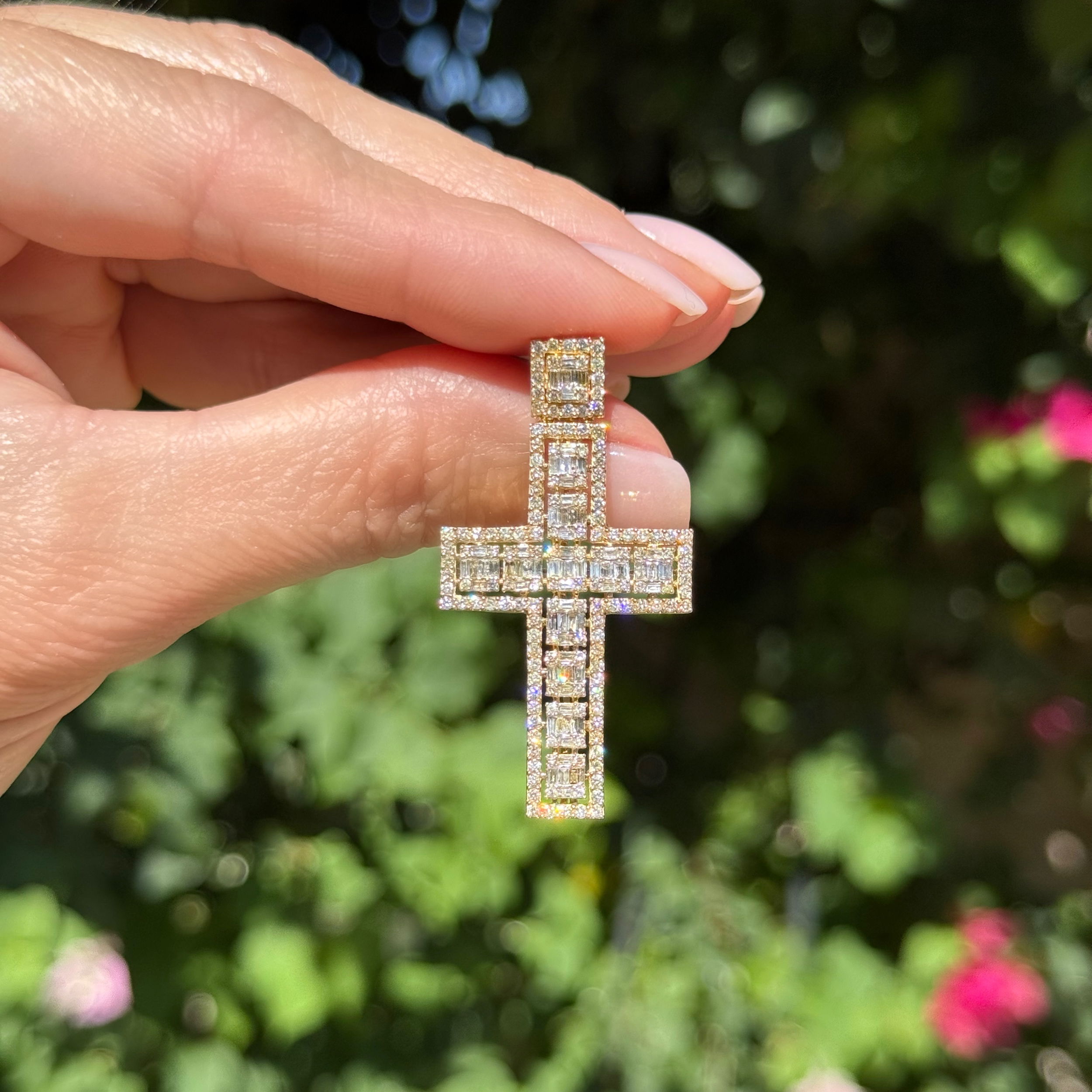 10K YG 1.82tcw Baguette & RBC Diamond Cross Pendant 5.9g, 1.85" 10K YG 1.82tcw Baguette & RBC Diamond Cross Pendant 5.9g, 1.85"