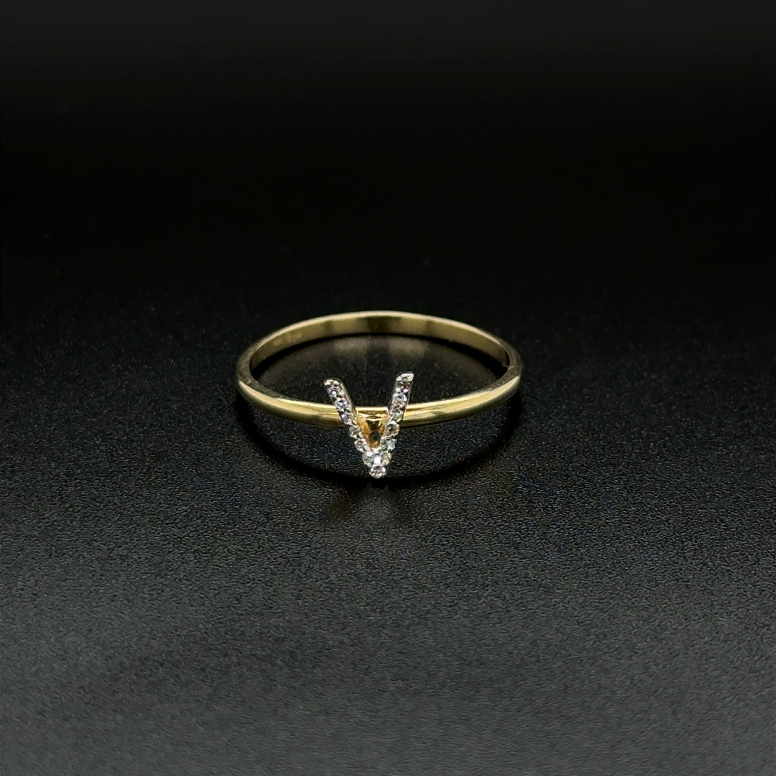 10K YG .04tcw RBC Diamond Initial V Ring 1.0g, s7 10K YG .04tcw RBC Diamond Initial V Ring 1.0g, s7