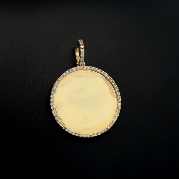 Closeup photo of 10K YG Polished Circle Disc .20tcw RBC Diamond Pendant 8.8g, 1.8"