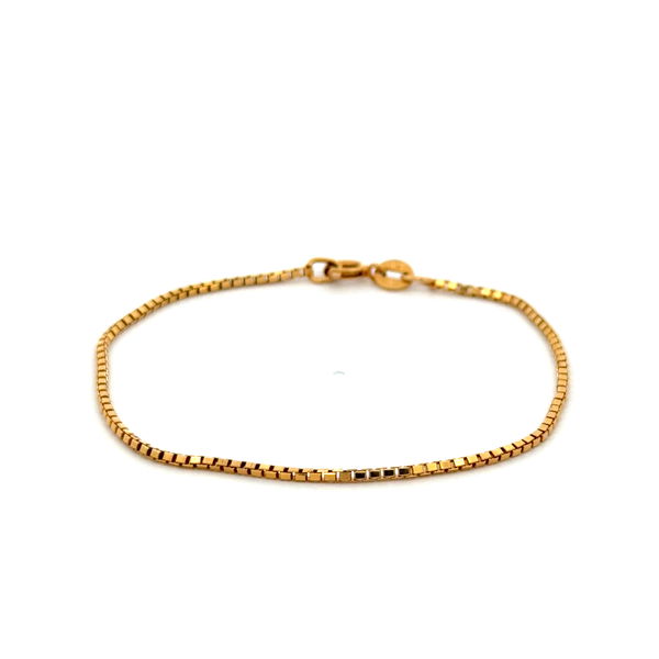 Closeup photo of 14K YG Box Link Bracelet 2.2g, 6.75"