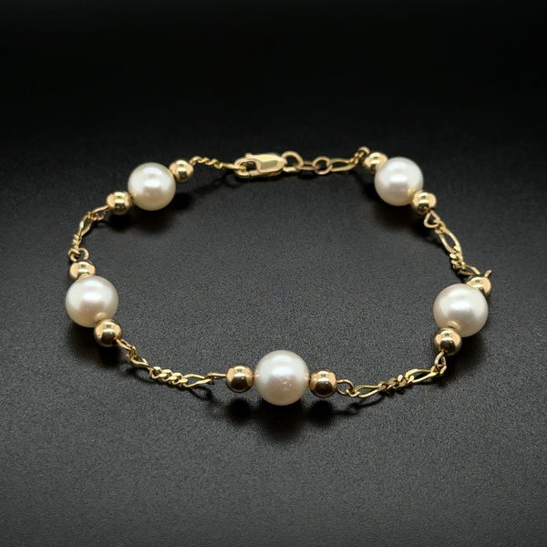 Closeup photo of 14K YG 7mm Pearl & Gold Bead Alternating Bracelet 4.1g, 7"