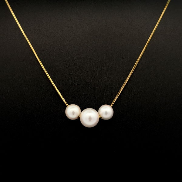 Closeup photo of 14K YG 3 Pearl 8 - 6.5mm on Box Chain Necklace 3.1g, 16"