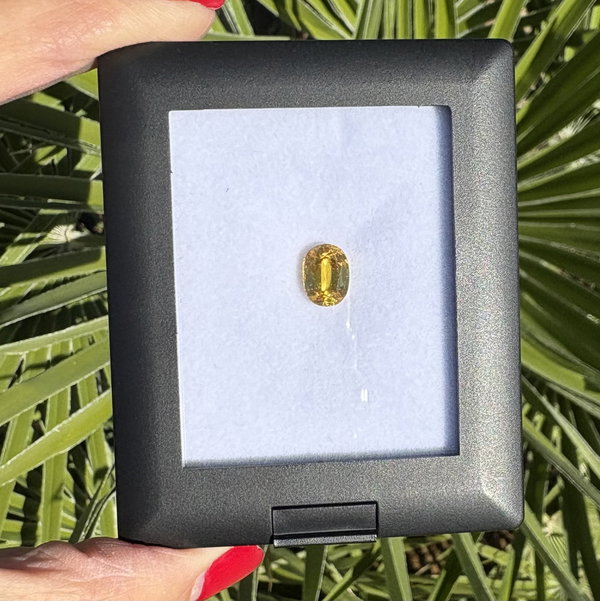 Closeup photo of 2.76ct Oval Brilliant Orangy Yellow NO HEAT Sapphire GIA 5232593835