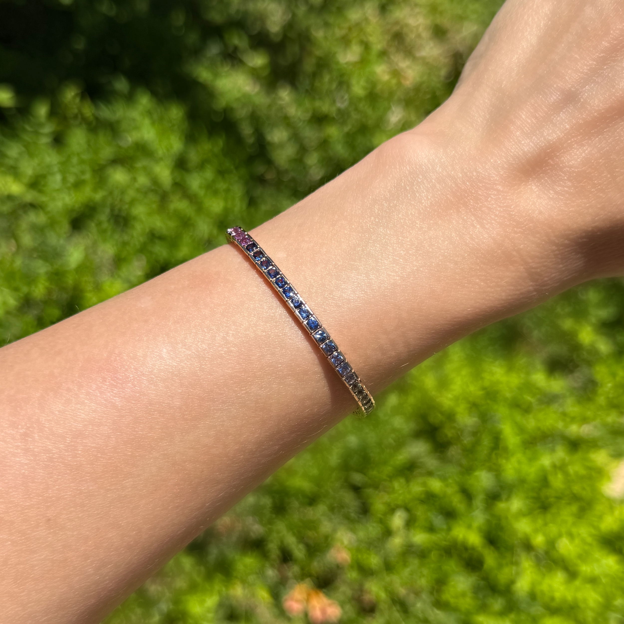 14K YG 6.75tcw Rainbow 56 Round Sapphire Bracelet 12.8g, 7" 14K YG 6.75tcw Rainbow 56 Round Sapphire Bracelet 12.8g, 7"