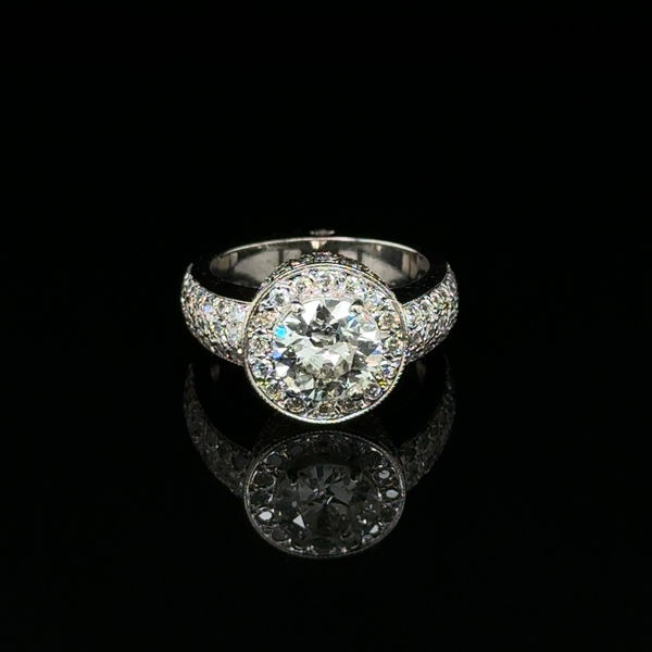Closeup photo of 14K WG 1.50ct OEC Diamond & 1.35tcw RBC Diamond European Shank Ring 8.8g, s5.75