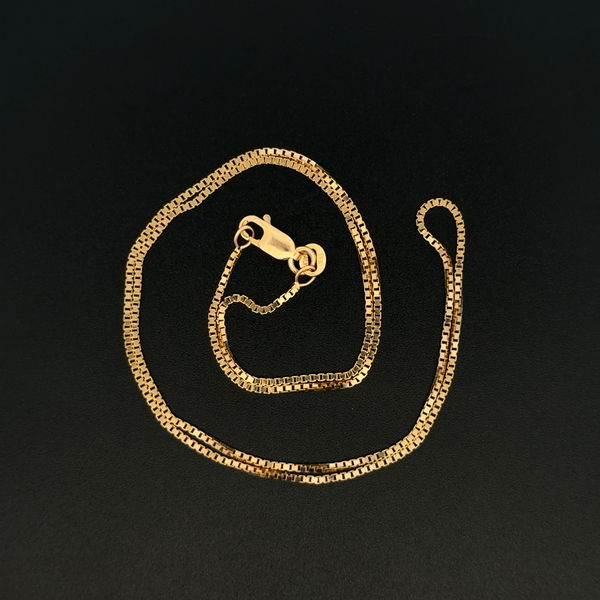 Closeup photo of 14K YG Box Chain Necklace 4.2g, 18"