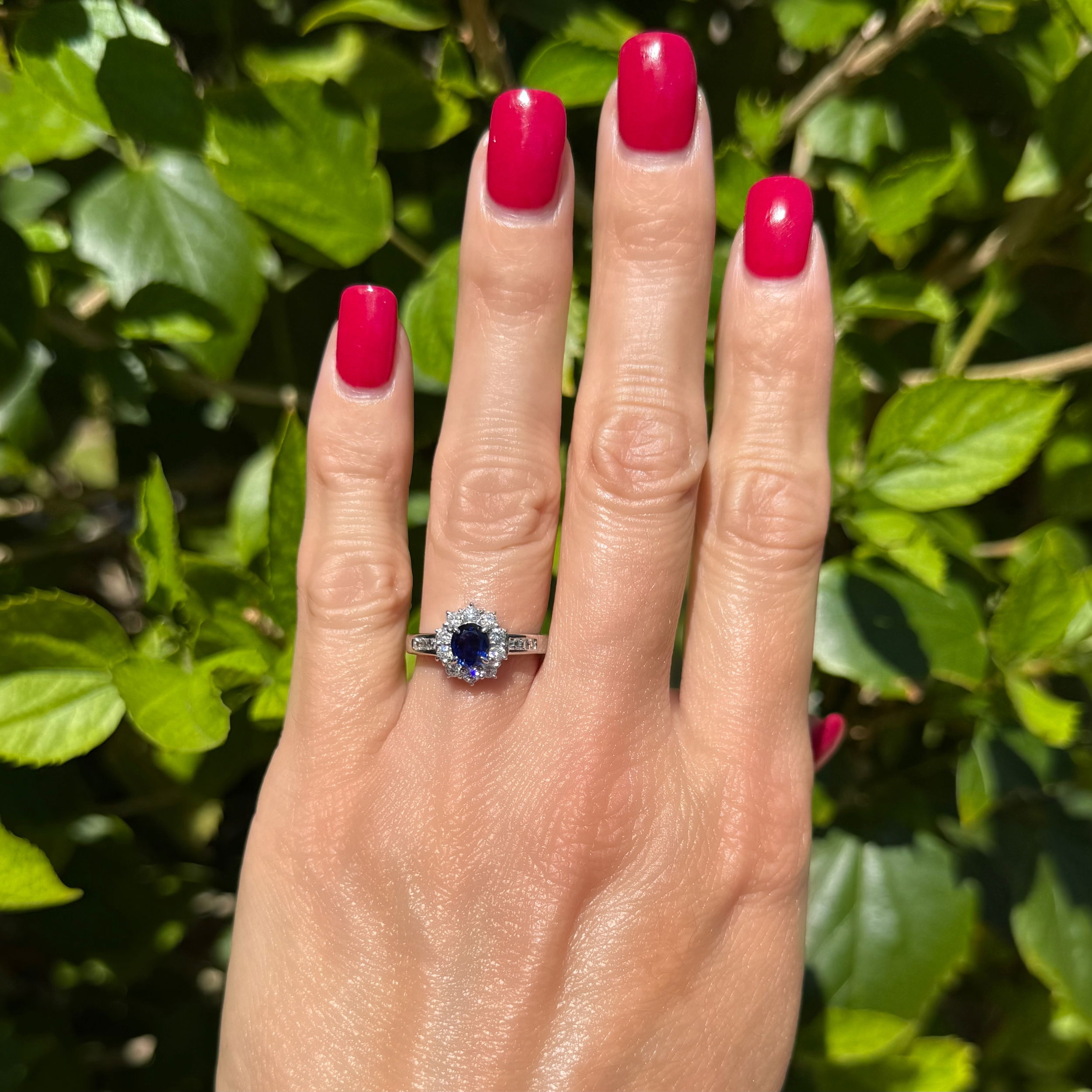 Platinum .77ct Oval Sapphire & .58tcw RBC & Carre Diamond Ring 6.1g, s5.75 Platinum .77ct Oval Sapphire & .58tcw RBC & Carre Diamond Ring 6.1g, s5.75