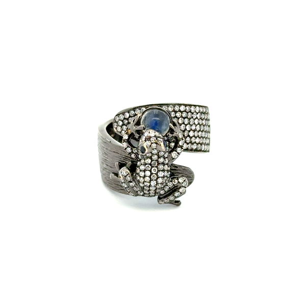 Closeup photo of 18K Blackened WG .87tcw Diamonds & .66ct Moonstone Frog Ring 12.7g, s6.5