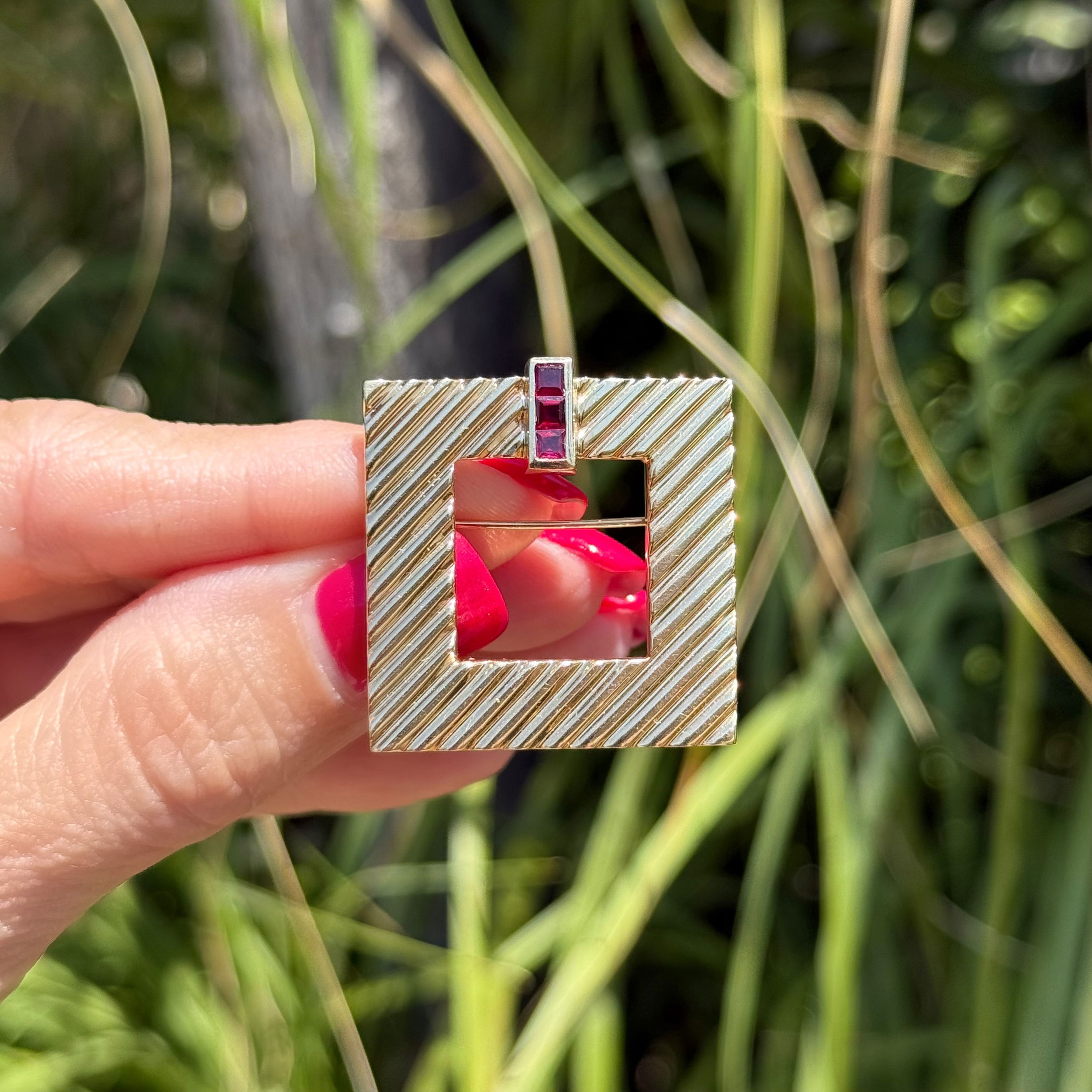 14K YG 1960's TIFFANY & Co .60tcw Ruby Open Square Brooch 12.5g, 1.25"