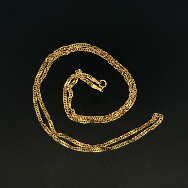 Closeup photo of 14K YG Italian Twisted Polished Link Chain 3.5g, 20"