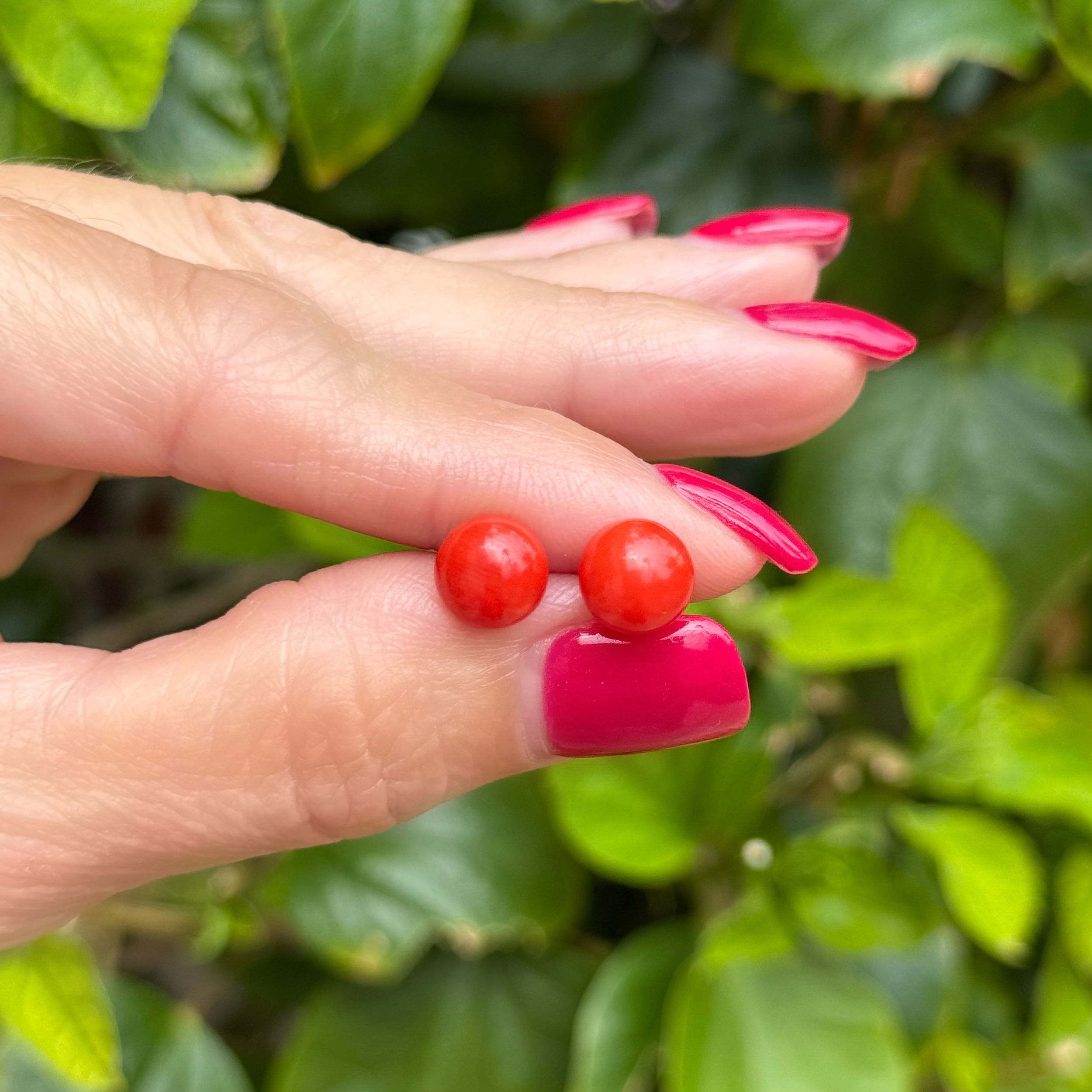 14K YG 8mm Red Coral Button Stud Earrings 2.0g 14K YG 8mm Red Coral Button Stud Earrings 2.0g