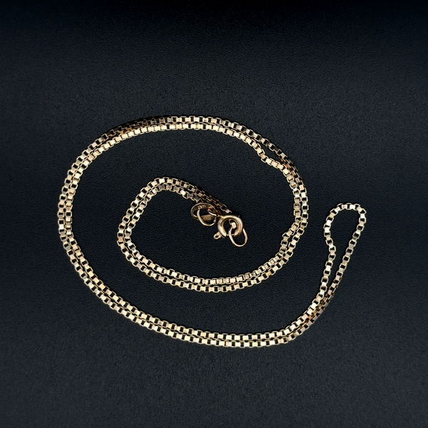 Closeup photo of 14K YG Box Chain Necklace 4.7g, 19.5"