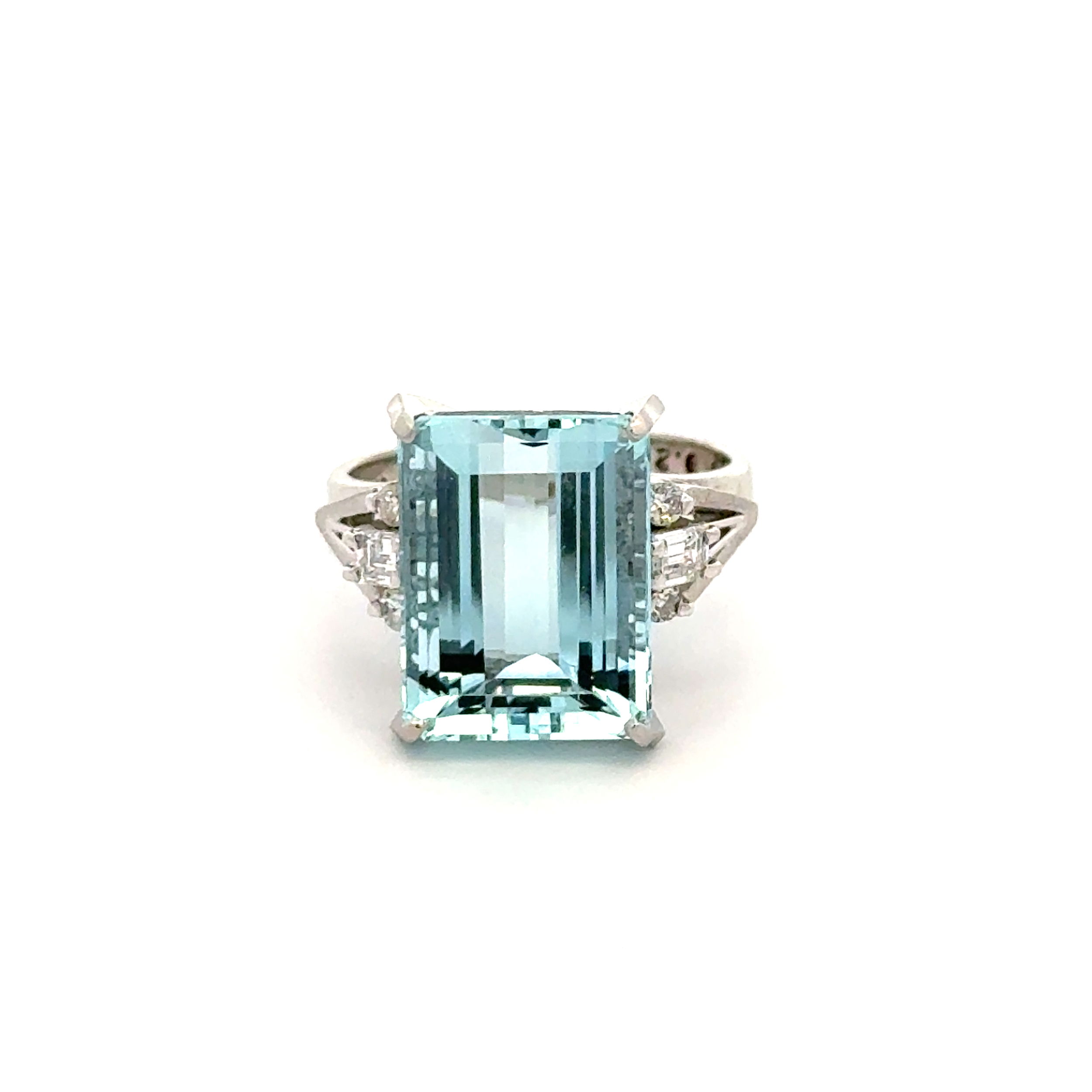 Platinum 6.90ct Aquamarine & .28tcw Baguette & RBC Diamond Ring 6.9g, s5.25 Platinum 6.90ct Aquamarine & .28tcw Baguette & RBC Diamond Ring 6.9g, s5.25
