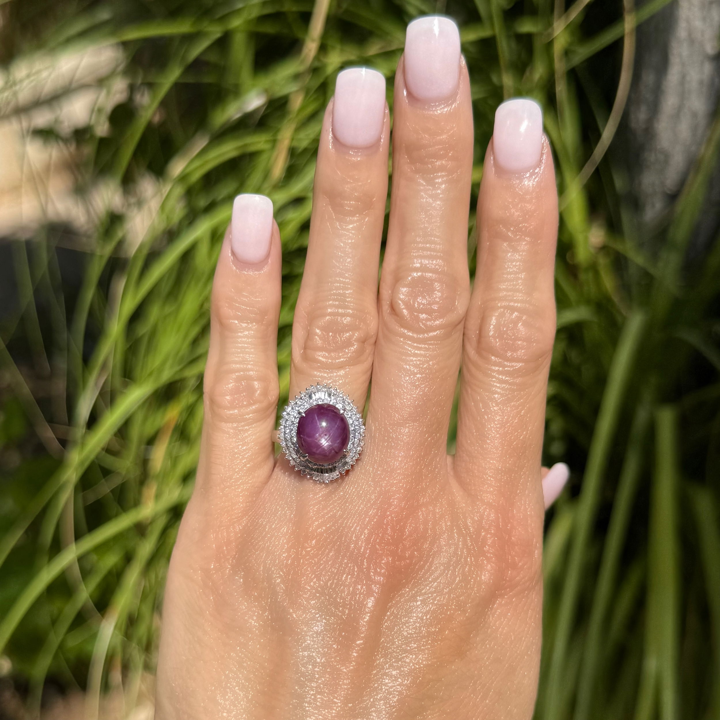 Platinum 11.99ct Star Ruby Dark Red & 1.00tcw Baguette & RBC Diamond Ring 8.7g, s8 Platinum 11.99ct Star Ruby Dark Red & 1.00tcw Baguette & RBC Diamond Ring 8.7g, s8